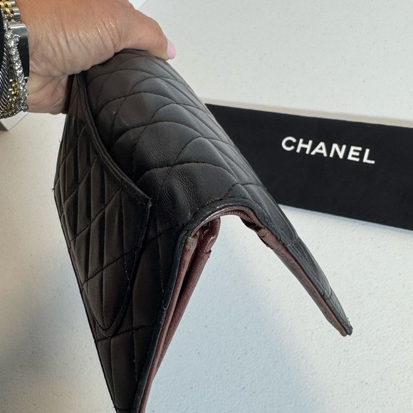 CHANEL Black Quilted Wallet - Picture 10 of 11